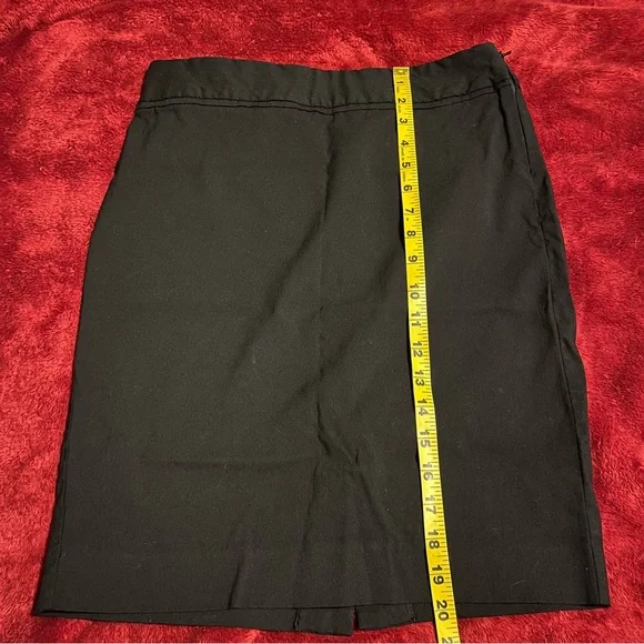 The Limited Exact Stretch Black Knee Length Pencil Skirt, Size 4 - Picture 10 of 10